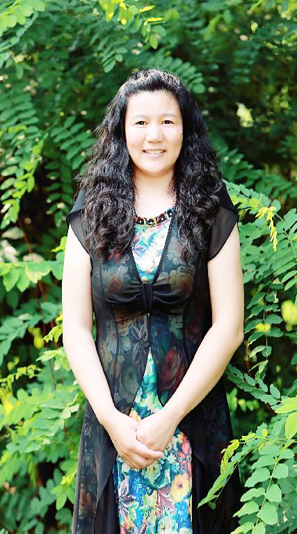 办公室主任佟颖